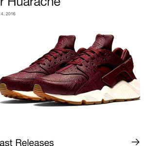 Nike Air Huarache Premium “Night Maroon” Edition Rare